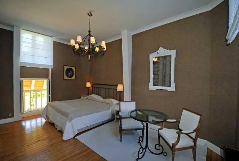 Chateau Du Clair De Lune - Boutique Luxury Hotel Biarritz